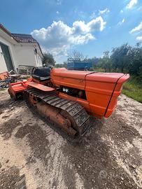 Trattore Fiat 605 C  rimesso tutto a nuovo