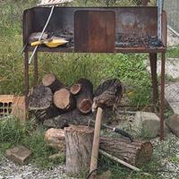 barbecue in ferro per griglia