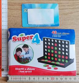 Gioco tascabile Super 4,nuovo in scatola original