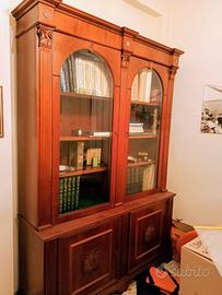 Libreria in noce e vetro