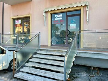 NEGOZIO A GIULIANOVA