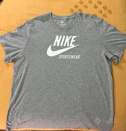 T-shirt Nike