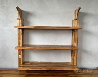 Mensole con spalle a soffitto in larice