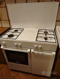 Cucina a gas con forno