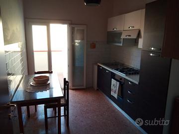 235,00 tutto compreso singola in via marsiglia 22