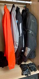 Abbigliamento e accessori motociclista.
