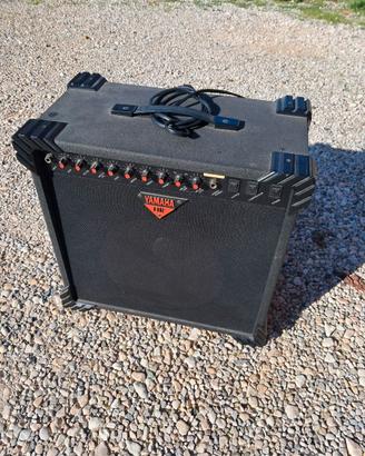 Yamaha HR-2000. Amplificatore per chitarra con eff