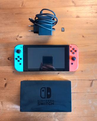Nintendo Switch rosso/blu + microSD 64GB
