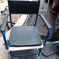 sedia comoda per anziana o disabili usato