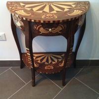 Consolle in legno intarsiato, Stile '700