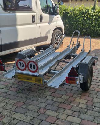 Carrello rimorchio porta moto