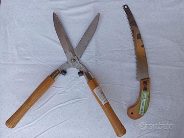 Set attrezzi da giardinaggio con forbici e segacci