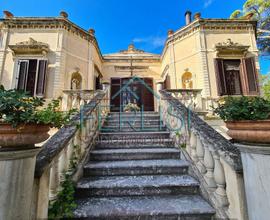 Villa d'epoca con parco e vista panoramica