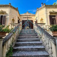 Villa d'epoca con parco e vista panoramica