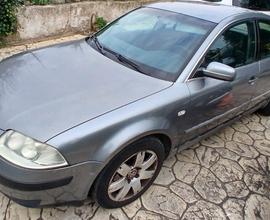 VOLKSWAGEN Passat 5ª serie - 2002