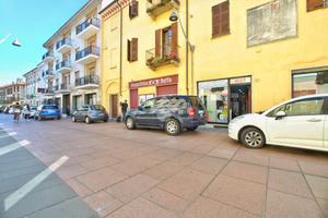 NEGOZIO A SANTHIÀ