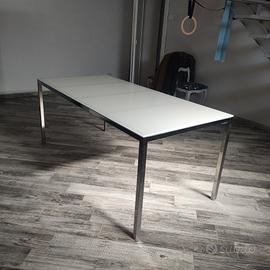Tavolo vetro e acciaio