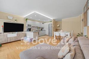 Appartamento di 118 m² con 4 locali e box auto a S