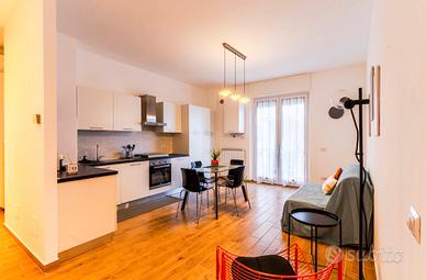 Ampio bilocale vista mare