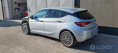 Opel astra k pezzi di ricambio 