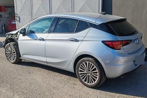 Opel astra k pezzi di ricambio 