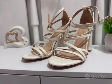 Sandali bianchi da donna con tacco