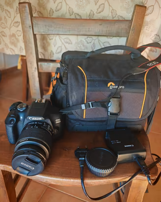 Canon eos 2000d + Borsa Lowepro 