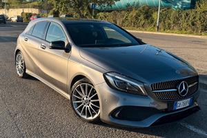 Mercedes A180 AMG premium automatica