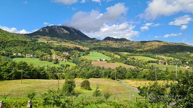 Burzanella casa grande veranda vista vallata