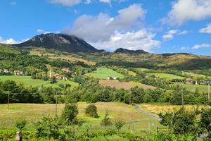 Burzanella casa grande veranda vista vallata