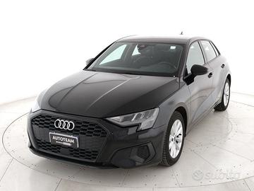 AUDI A3 Sportback 35 1.5 tfsi mhev Business s-tron