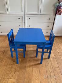 Tavolino blu in legno per bambini