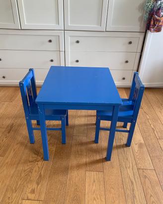 Tavolino blu in legno per bambini