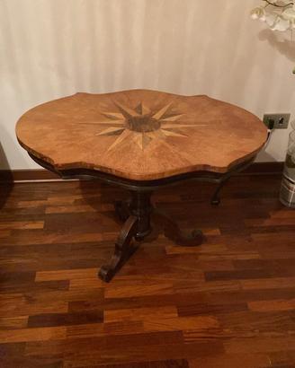 Tavolinetto basso in legno