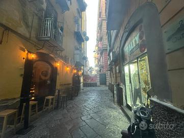 NEGOZIO A NAPOLI