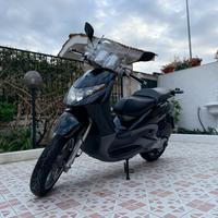 Piaggio Beverly 200