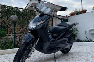 Piaggio Beverly 200
