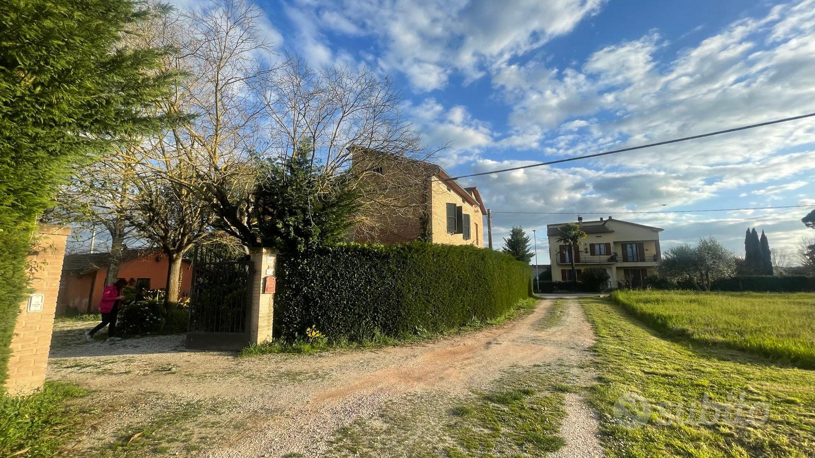 Casa singola in mattoni con dependance e terreno - Vista 4