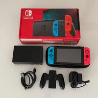 Console Nintendo Switch Completa di Scatola