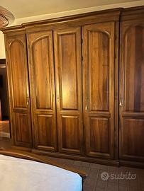 Camera da letto stile classico