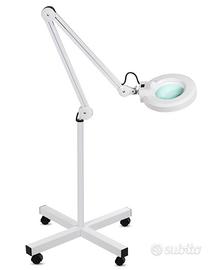 Lampada con lente d'ingrandimento