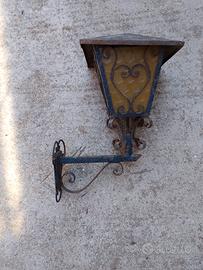 vecchio lampione per esterno in ferro 