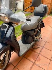 Scarabeo 100 2004