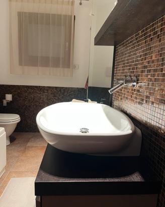 Lavandino bianco per mibile bagno