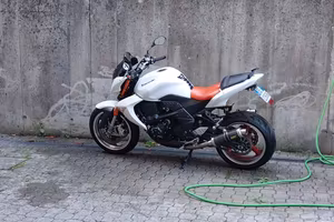 z1000