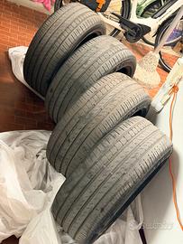 Treno di Gomme PIRELLI SCORPION 255/45r19