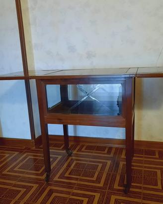 Tavolino vintage in legno e piano apribile