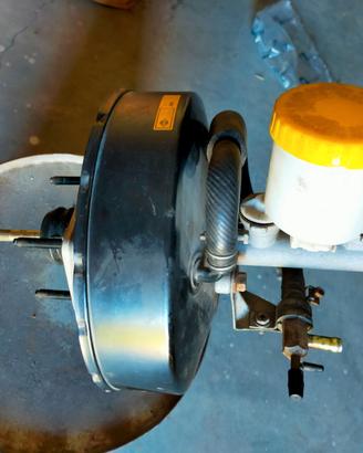 Pompa freno con servofreno Nissan pickup d21