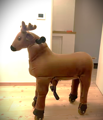 Renna gioco cavalcabile animal riding