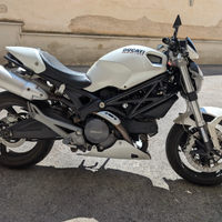 Ducati monster 696